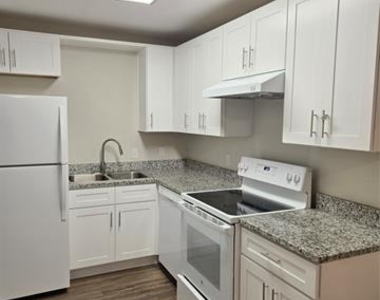 7800 Irish Drive - Photo Thumbnail 14