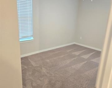 7800 Irish Drive - Photo Thumbnail 23