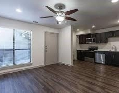 1925 Moser Avenue - Photo Thumbnail 16
