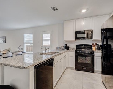 3505 Flicker Lane - Photo Thumbnail 7