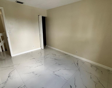 224 San Remo Boulevard - Photo Thumbnail 25