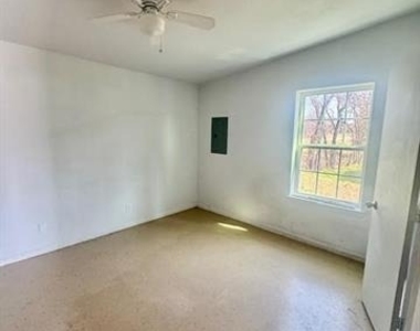 898 Reno - Photo Thumbnail 1