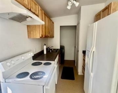 898 Reno - Photo Thumbnail 2
