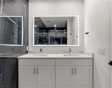 7207 Mohawk Drive - Photo Thumbnail 13