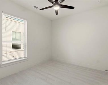 7207 Mohawk Drive - Photo Thumbnail 16