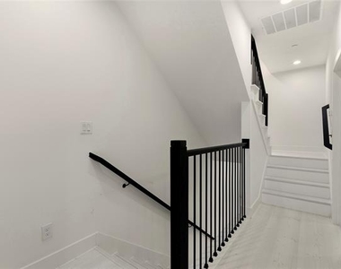 7207 Mohawk Drive - Photo Thumbnail 15