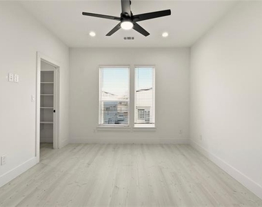 7207 Mohawk Drive - Photo Thumbnail 12