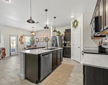 11321 Pecan Creek Drive - Photo Thumbnail 5