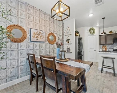 11321 Pecan Creek Drive - Photo Thumbnail 4