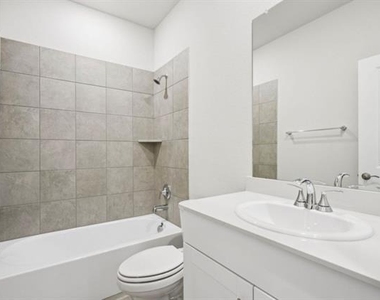 808 Leavenworth Drive - Photo Thumbnail 9