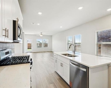 808 Leavenworth Drive - Photo Thumbnail 1