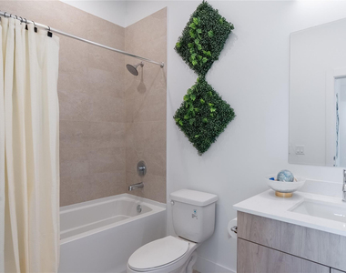 2701 Sw 4th Place - Photo Thumbnail 11