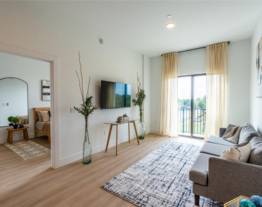 2701 Sw 4th Place - Photo Thumbnail 4