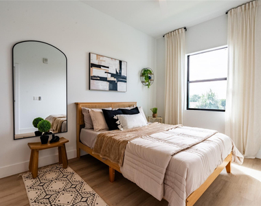 2701 Sw 4th Place - Photo Thumbnail 6