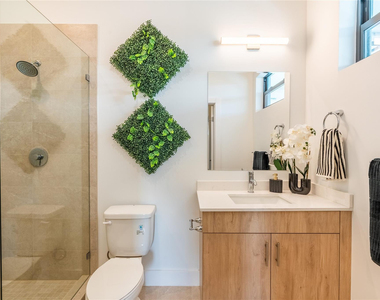 2701 Sw 4th Place - Photo Thumbnail 8