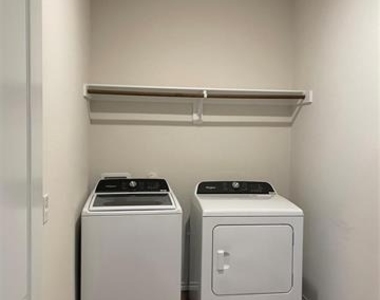 920 Sunrise Lane - Photo Thumbnail 10