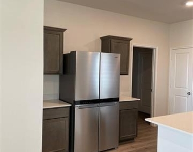 920 Sunrise Lane - Photo Thumbnail 6
