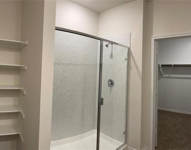 920 Sunrise Lane - Photo Thumbnail 11
