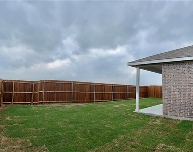 920 Sunrise Lane - Photo Thumbnail 16