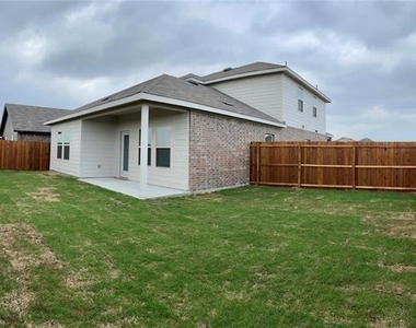 920 Sunrise Lane - Photo Thumbnail 15