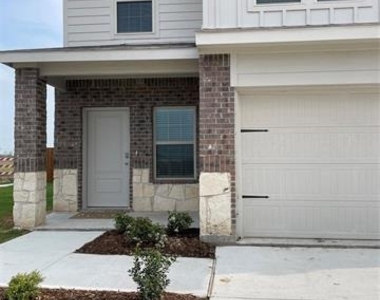920 Sunrise Lane - Photo Thumbnail 17