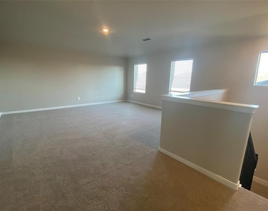 2129 Mustang Way - Photo Thumbnail 29