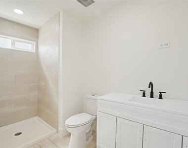 401 Bryan Street - Photo Thumbnail 21