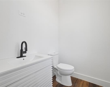 401 Bryan Street - Photo Thumbnail 12