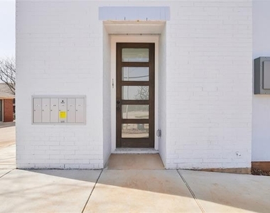 401 Bryan Street - Photo Thumbnail 1