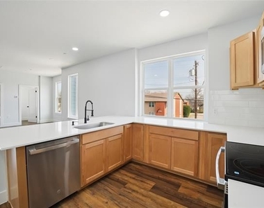401 Bryan Street - Photo Thumbnail 16