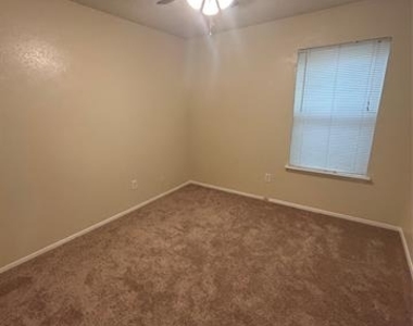1105 Saturn Drive - Photo Thumbnail 10