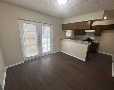 1105 Saturn Drive - Photo Thumbnail 3