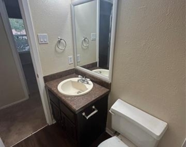 1105 Saturn Drive - Photo Thumbnail 9