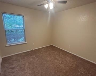1105 Saturn Drive - Photo Thumbnail 7