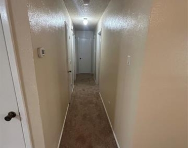 1105 Saturn Drive - Photo Thumbnail 6