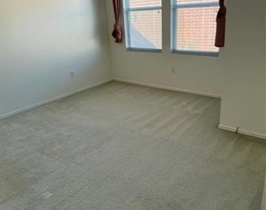 4709 Redbud Drive - Photo Thumbnail 9