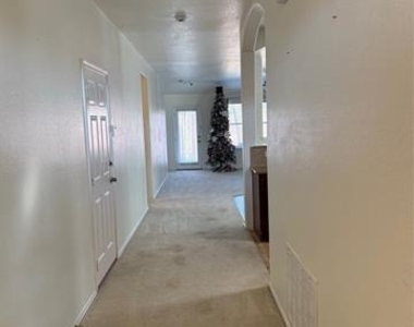 4709 Redbud Drive - Photo Thumbnail 14