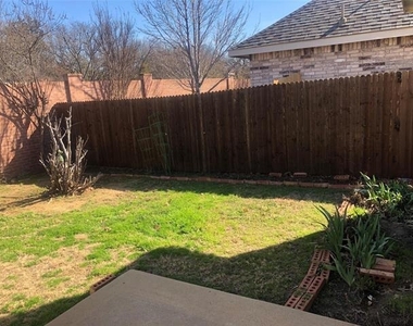 4709 Redbud Drive - Photo Thumbnail 29