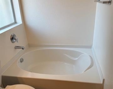 4709 Redbud Drive - Photo Thumbnail 7