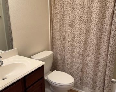 4709 Redbud Drive - Photo Thumbnail 15