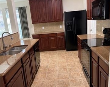 4709 Redbud Drive - Photo Thumbnail 11