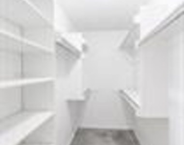 8900 N Shannon Avenue - Photo Thumbnail 3