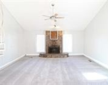 8900 N Shannon Avenue - Photo Thumbnail 6