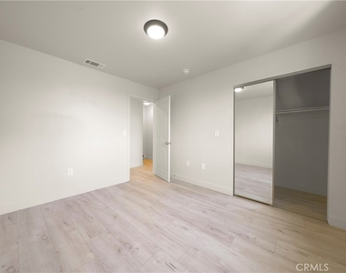 236 1/2 W 84th - Photo Thumbnail 10