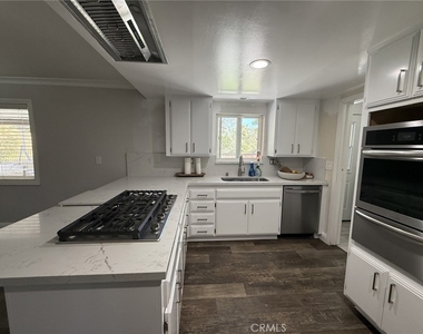 1530 Robin Way - Photo Thumbnail 27