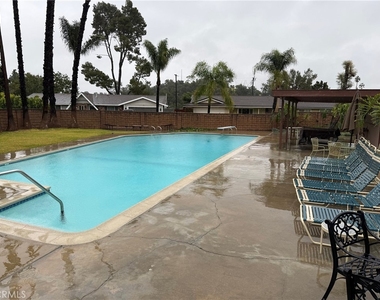 1530 Robin Way - Photo Thumbnail 16