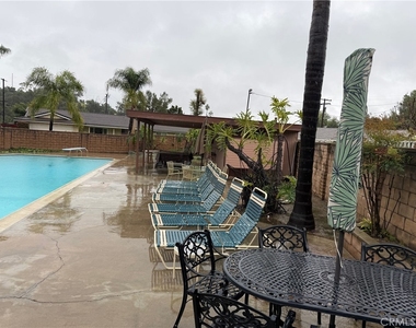 1530 Robin Way - Photo Thumbnail 17