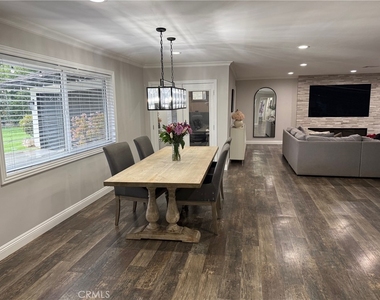 1530 Robin Way - Photo Thumbnail 14