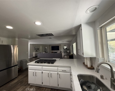 1530 Robin Way - Photo Thumbnail 26