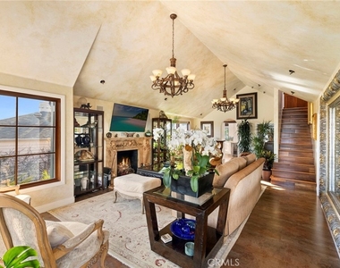 486 Holly Street - Photo Thumbnail 4